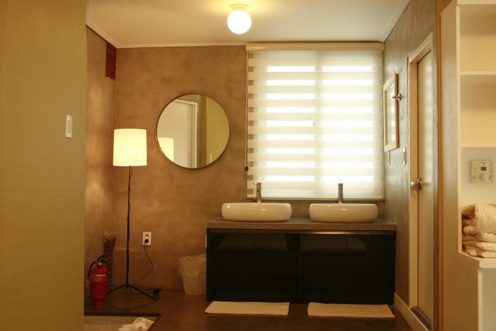 Crib 49 Guesthouse - Foreigner Only Soul Pokoj fotografie