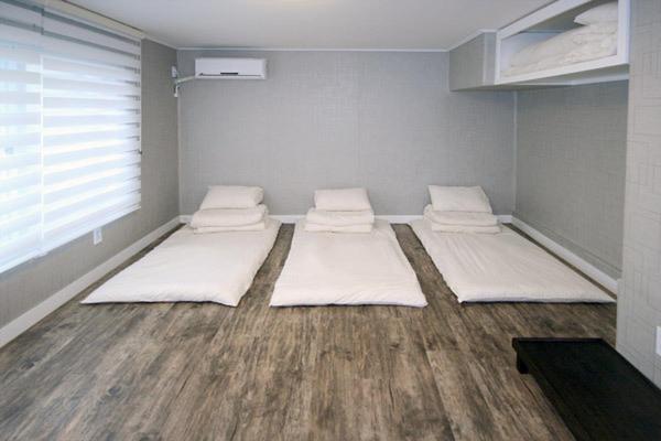 Crib 49 Guesthouse - Foreigner Only Soul Exteriér fotografie