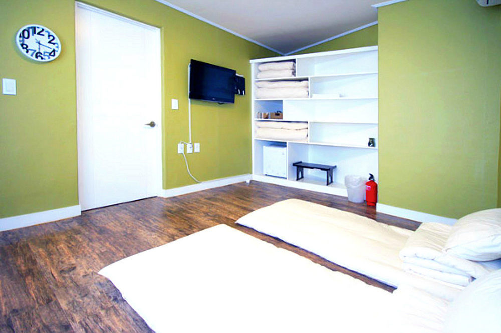 Crib 49 Guesthouse - Foreigner Only Soul Exteriér fotografie